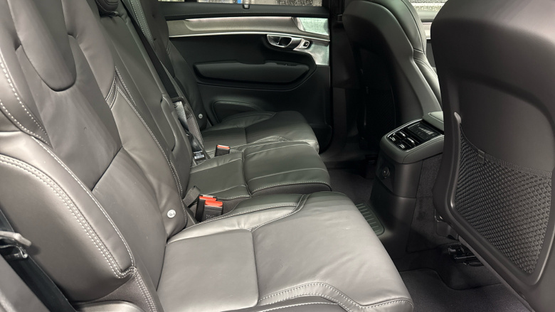 Volvo XC90 2.0 T8 PHEV Ultra Dark 5dr AWD Geartronic Estate